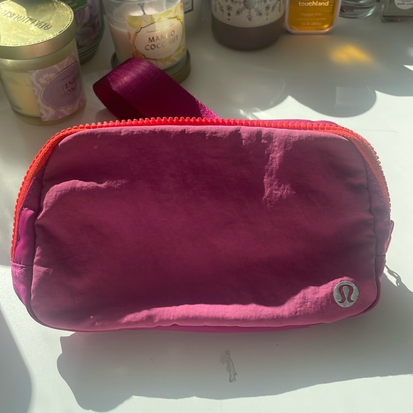 Pink lululemon belt bag - Picture 1 of 6
